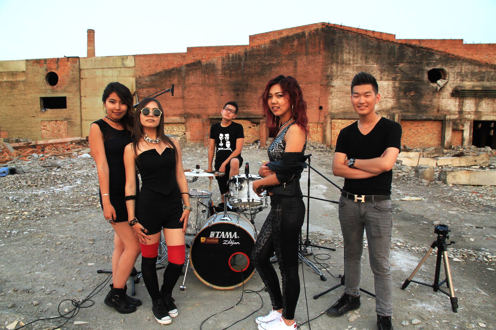 “Drum Stick” хамтлаг -“Cover medley” /Шинэ уран бүтээл/